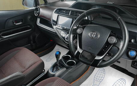 Toyota Aqua I, 2017 год, 1 339 000 рублей, 8 фотография