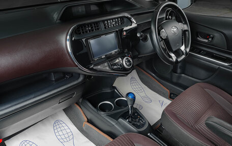 Toyota Aqua I, 2017 год, 1 339 000 рублей, 11 фотография