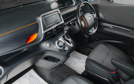 Toyota Sienta II, 2019 год, 1 769 000 рублей, 11 фотография