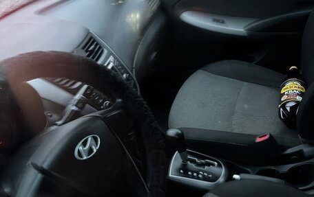 Hyundai Solaris II рестайлинг, 2012 год, 530 000 рублей, 5 фотография