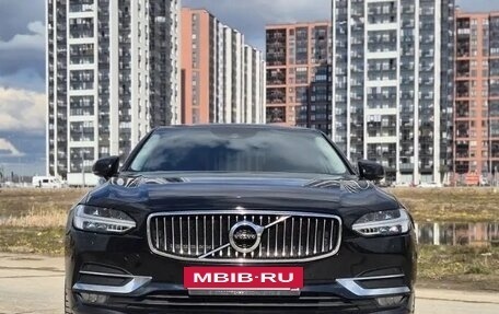 Volvo S90 II рестайлинг, 2017 год, 2 400 000 рублей, 2 фотография