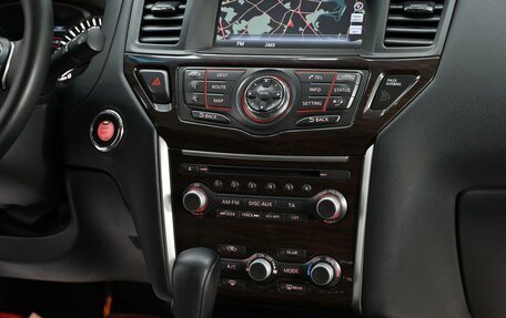 Nissan Pathfinder, 2015 год, 1 595 000 рублей, 10 фотография