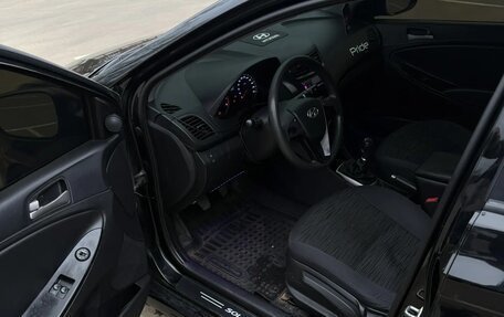 Hyundai Solaris II рестайлинг, 2014 год, 800 000 рублей, 11 фотография