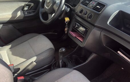 Skoda Fabia II, 2011 год, 480 000 рублей, 7 фотография