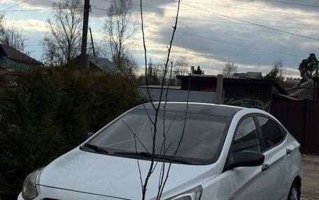 Hyundai Solaris II рестайлинг, 2014 год, 890 000 рублей, 3 фотография