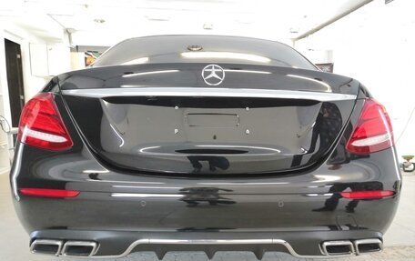 Mercedes-Benz E-Класс, 2017 год, 3 399 000 рублей, 1 фотография