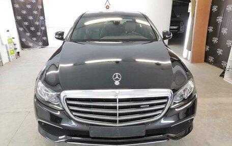 Mercedes-Benz E-Класс, 2017 год, 3 399 000 рублей, 4 фотография