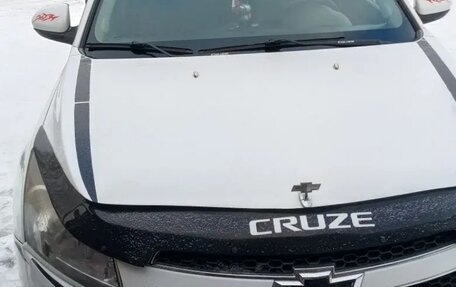 Chevrolet Cruze II, 2010 год, 660 000 рублей, 2 фотография