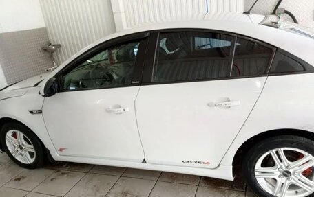 Chevrolet Cruze II, 2010 год, 660 000 рублей, 10 фотография