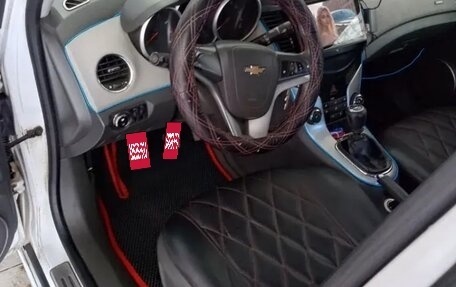 Chevrolet Cruze II, 2010 год, 660 000 рублей, 8 фотография