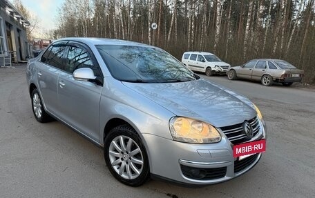 Volkswagen Jetta VI, 2008 год, 700 000 рублей, 2 фотография