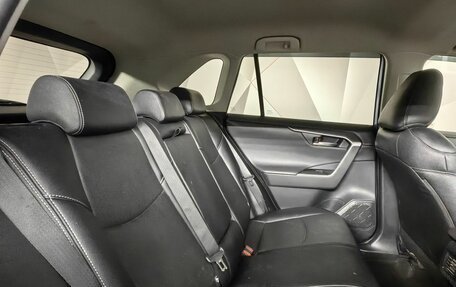 Toyota RAV4, 2020 год, 2 990 000 рублей, 16 фотография