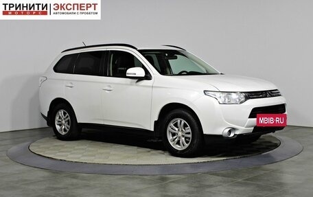 Mitsubishi Outlander III рестайлинг 3, 2013 год, 1 357 000 рублей, 3 фотография