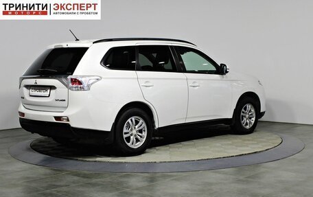Mitsubishi Outlander III рестайлинг 3, 2013 год, 1 357 000 рублей, 5 фотография