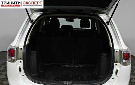 Mitsubishi Outlander III рестайлинг 3, 2013 год, 1 357 000 рублей, 16 фотография