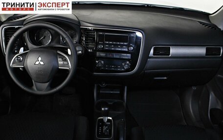 Mitsubishi Outlander III рестайлинг 3, 2013 год, 1 357 000 рублей, 11 фотография