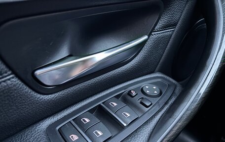 BMW 3 серия, 2018 год, 2 400 000 рублей, 11 фотография