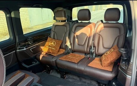 Mercedes-Benz V-Класс, 2016 год, 6 650 000 рублей, 3 фотография