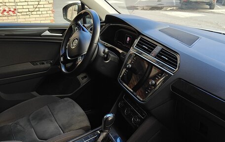 Volkswagen Tiguan II, 2019 год, 2 850 000 рублей, 6 фотография