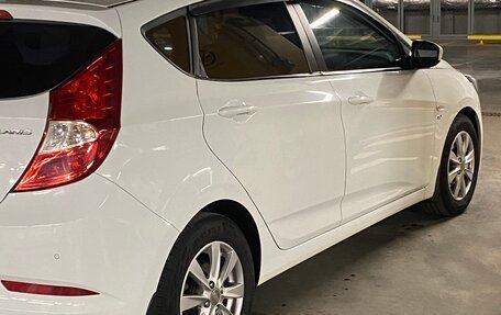 Hyundai Solaris II рестайлинг, 2015 год, 1 000 000 рублей, 2 фотография