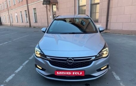 Opel Astra K, 2019 год, 1 350 000 рублей, 2 фотография