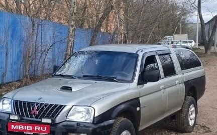 Mitsubishi L200 III рестайлинг, 2002 год, 550 000 рублей, 2 фотография