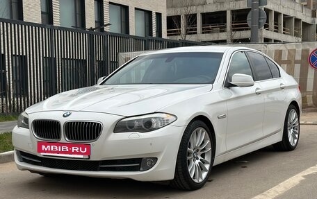 BMW 5 серия, 2012 год, 1 950 000 рублей, 2 фотография