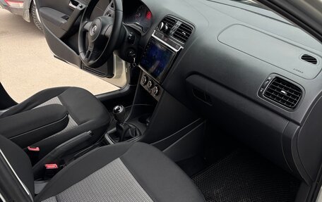 Volkswagen Polo VI (EU Market), 2013 год, 830 000 рублей, 15 фотография