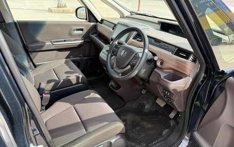 Honda Freed II, 2021 год, 1 840 000 рублей, 9 фотография