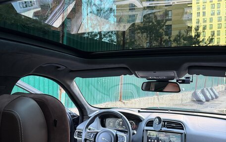 Jaguar F-Pace, 2016 год, 2 850 000 рублей, 14 фотография