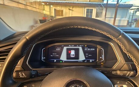 Volkswagen Tiguan II, 2021 год, 2 900 000 рублей, 3 фотография