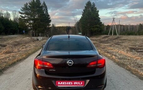 Opel Astra J, 2014 год, 850 000 рублей, 4 фотография