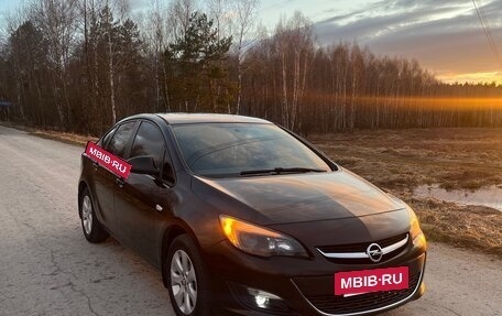 Opel Astra J, 2014 год, 850 000 рублей, 2 фотография