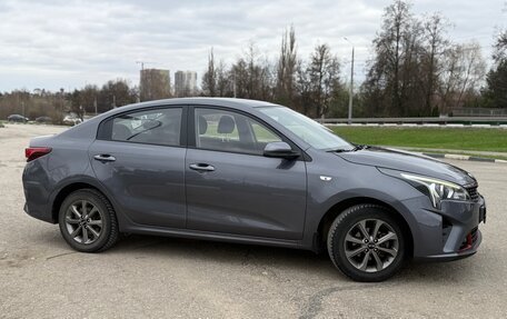KIA Rio IV, 2021 год, 1 700 000 рублей, 2 фотография