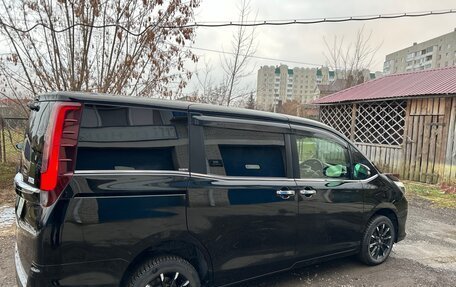 Toyota Esquire I, 2016 год, 2 000 000 рублей, 21 фотография