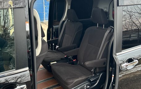 Toyota Esquire I, 2016 год, 2 000 000 рублей, 29 фотография