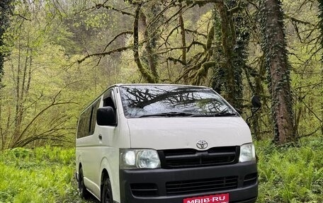 Toyota HiAce H200, 2007 год, 2 100 000 рублей, 1 фотография