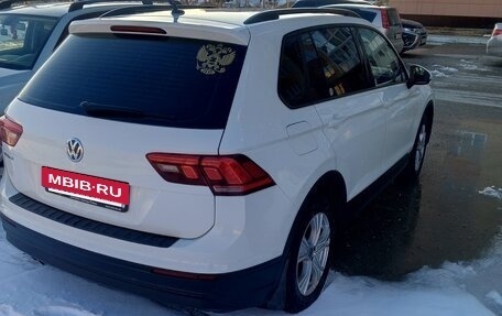 Volkswagen Tiguan II, 2019 год, 2 100 000 рублей, 3 фотография