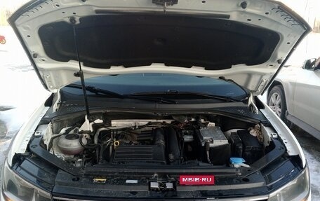 Volkswagen Tiguan II, 2019 год, 2 100 000 рублей, 12 фотография