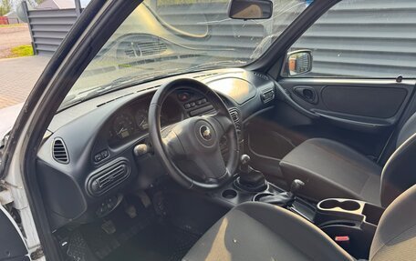 Chevrolet Niva I рестайлинг, 2017 год, 670 000 рублей, 7 фотография