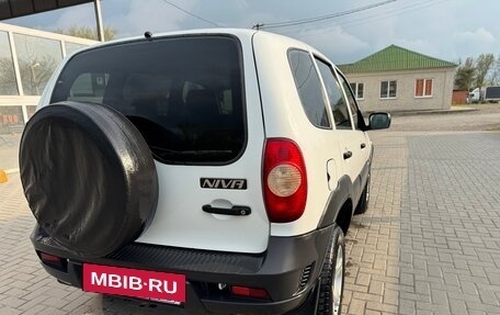 Chevrolet Niva I рестайлинг, 2017 год, 670 000 рублей, 4 фотография