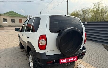 Chevrolet Niva I рестайлинг, 2017 год, 670 000 рублей, 3 фотография