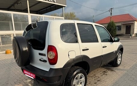 Chevrolet Niva I рестайлинг, 2017 год, 670 000 рублей, 5 фотография