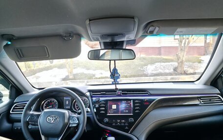 Toyota Camry, 2017 год, 1 950 000 рублей, 8 фотография