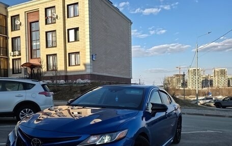 Toyota Camry, 2017 год, 1 950 000 рублей, 6 фотография