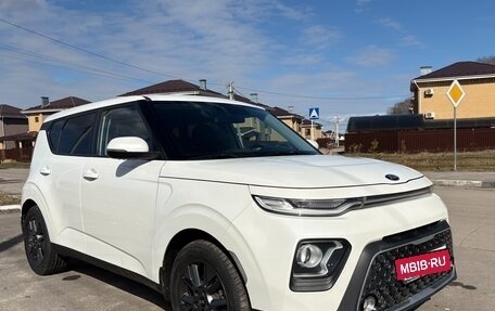 KIA Soul III, 2020 год, 1 950 000 рублей, 2 фотография