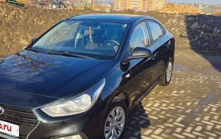 Hyundai Solaris II рестайлинг, 2017 год, 800 000 рублей, 2 фотография