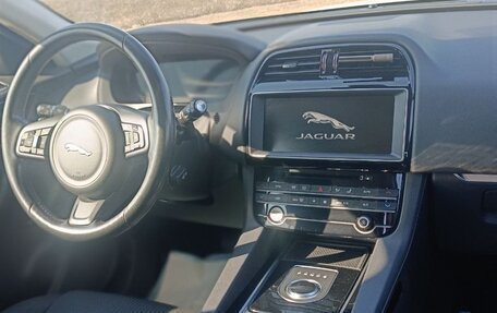 Jaguar F-Pace, 2019 год, 2 800 000 рублей, 5 фотография