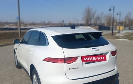 Jaguar F-Pace, 2019 год, 2 800 000 рублей, 2 фотография