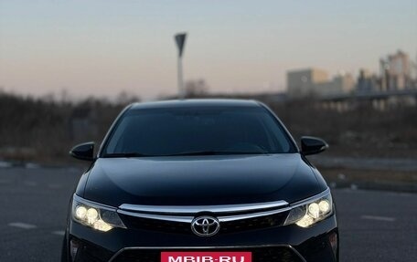 Toyota Camry, 2018 год, 2 100 000 рублей, 5 фотография